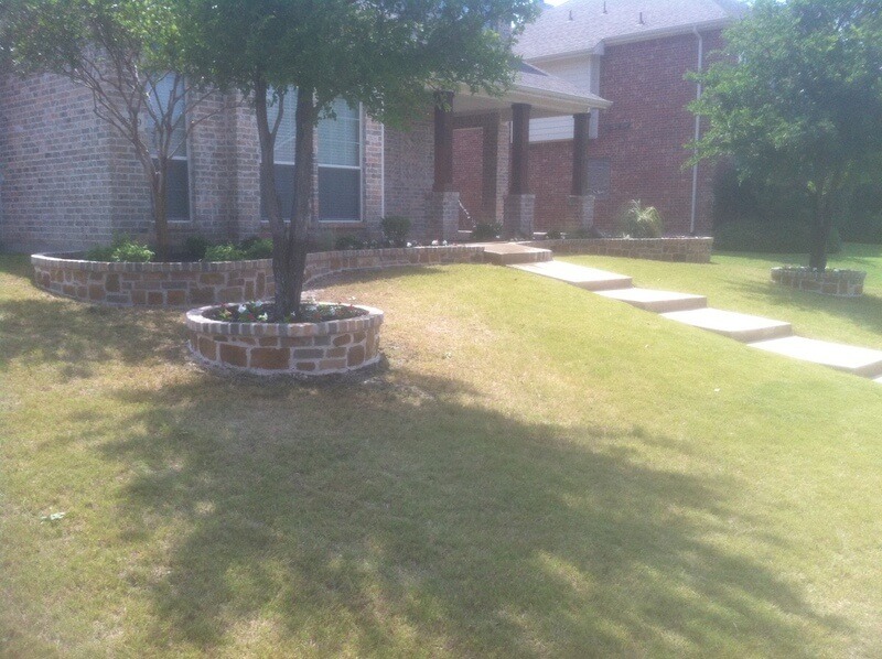 Let Lawn Care Professionals Do The Work For You