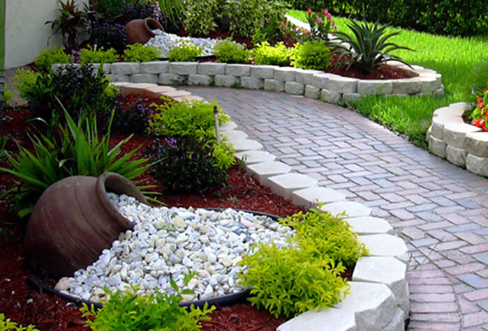 Texas Homeowner's Guide to Hiring Professional Landscapers
