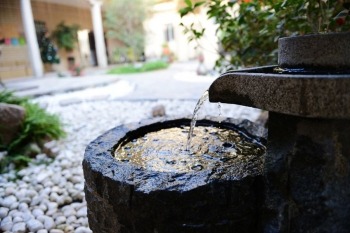 outdoor water fountain