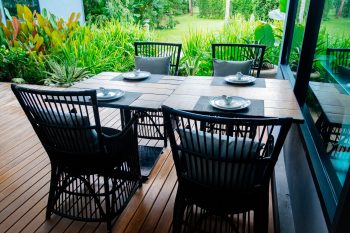 garden dining table