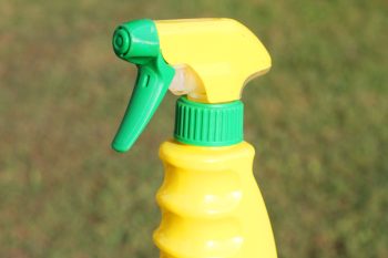 does weed killer kill flowers?